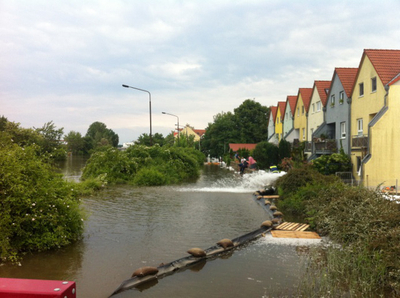Hochwassereinsatz Elbe / sichern von Ortsteilen gegen die anlaufende Hochwasserflut Hochwassereinsatz Elbe / sichern von Ortsteilen gegen die anlaufende Hochwasserflut